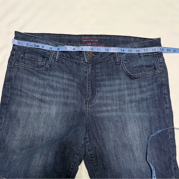 Tommy Hilfiger Blue Jean Shorts Classic Style
Size 12 - Picture 6 of 8